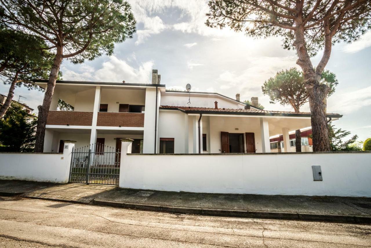 Agenzia Vear - Lido Di Volano Buitenkant foto